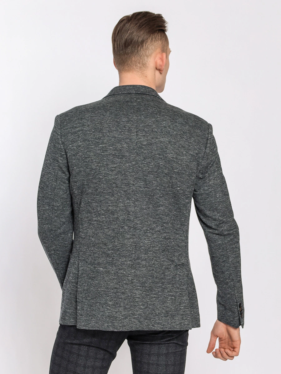 Однобортный серый пиджак